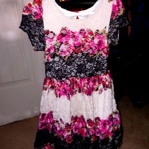 3/15 SALE Lace floral dress